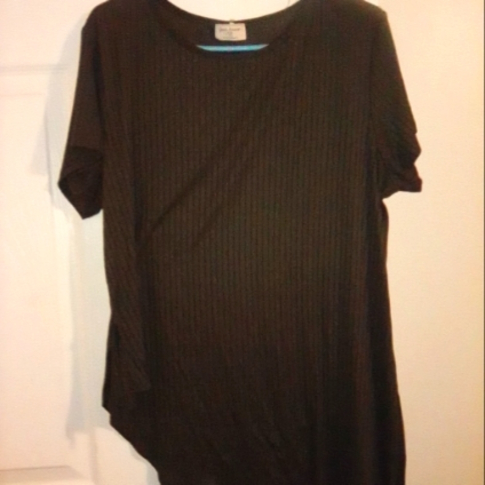 Free kisses blouse